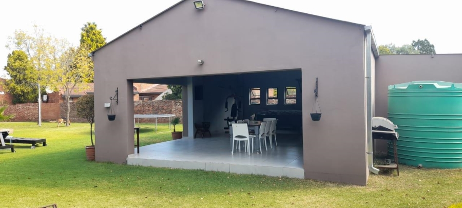 7 Bedroom Property for Sale in Bloemhof North West